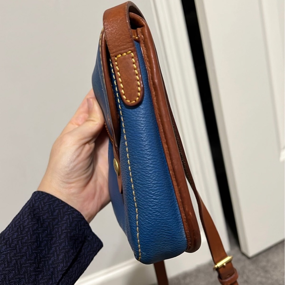 Leather crossbody bag Dooney and Bourke Blue in Leather - Picture 12 of 14